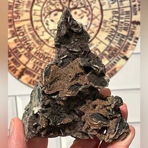 Chalcopyrite on Barite